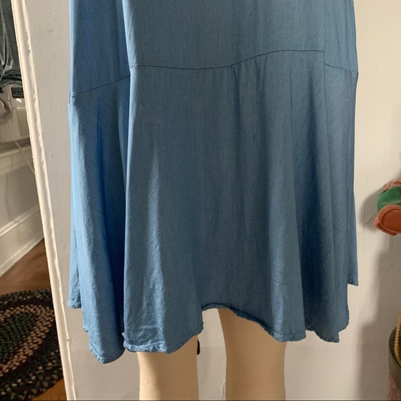 FRNCH CHAMBRAY BLUE DRESS WITH FLOUNCE - Picture 4 of 6